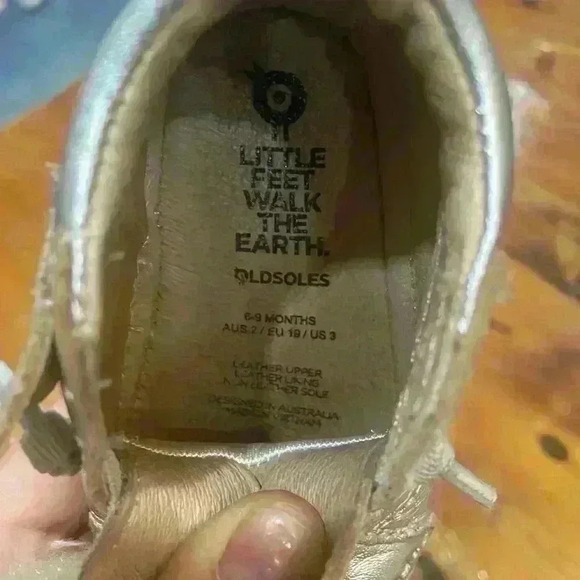 Old Soles Australia silver and rose gold 6-9 months US 3 baby sneaker shoes - Picture 8 of 9